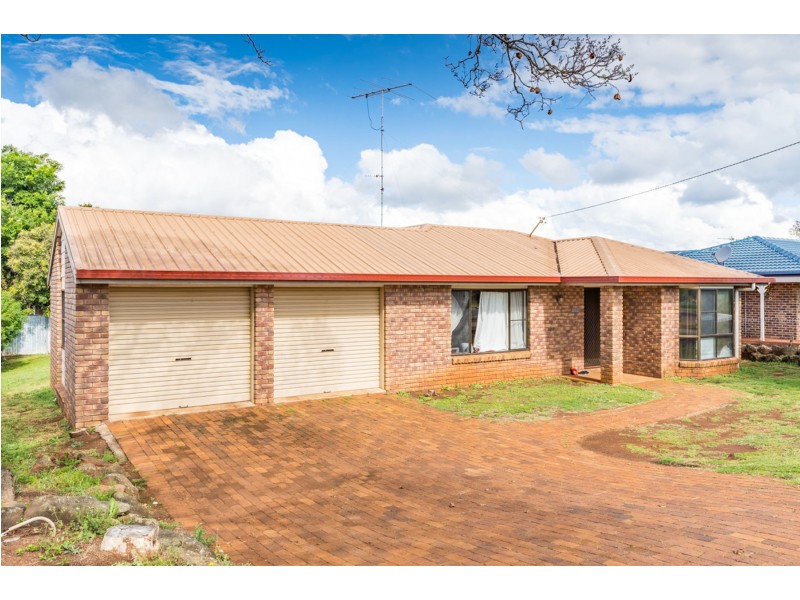 348 West Street, Kearneys Spring QLD 4350