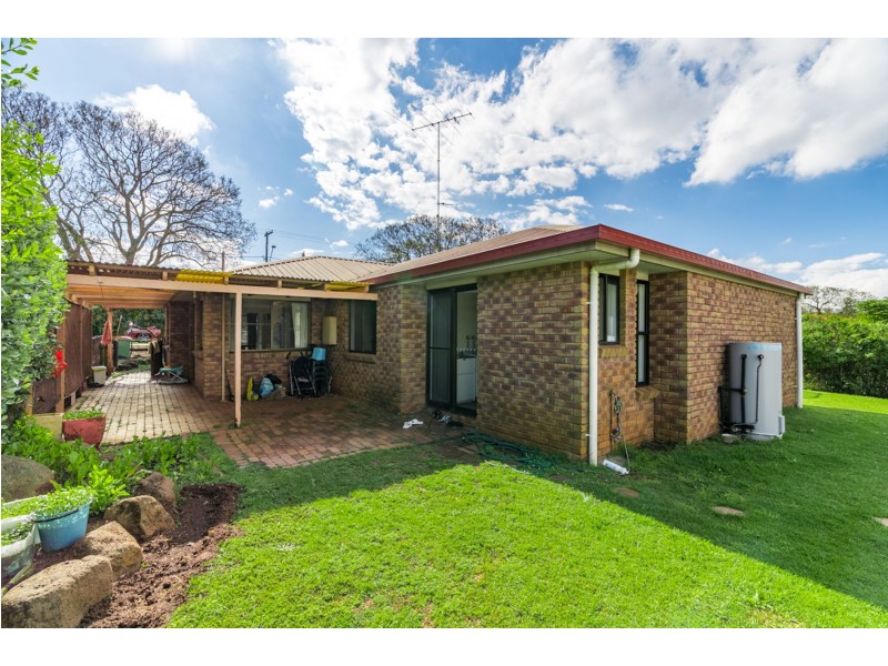 348 West Street, Kearneys Spring QLD 4350