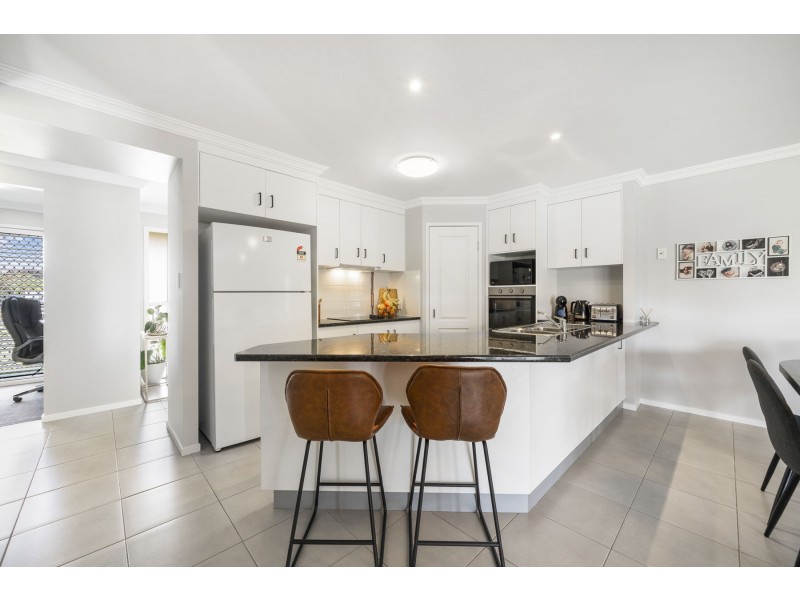 37 Ashford Drive, Wyreema QLD 4352