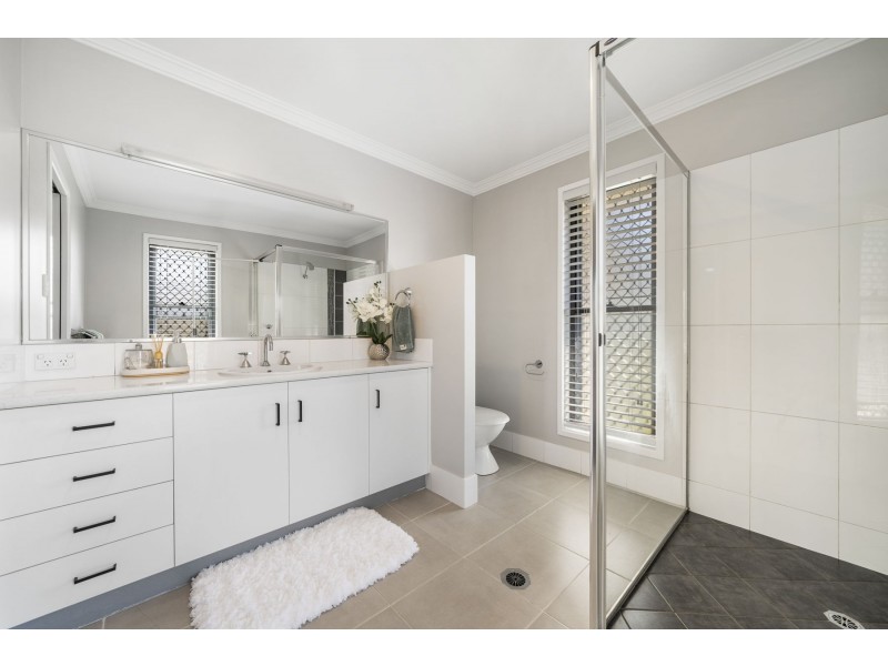 37 Ashford Drive, Wyreema QLD 4352