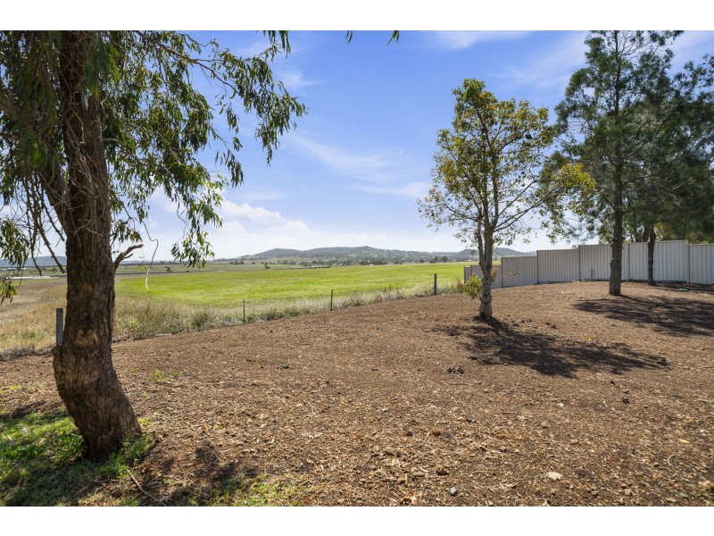 37 Ashford Drive, Wyreema QLD 4352