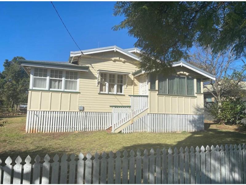 740 Ruthven Street, South Toowoomba QLD 4350