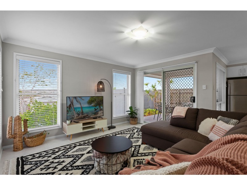 2/19 Sandalwood Drive, Glenvale QLD 4350