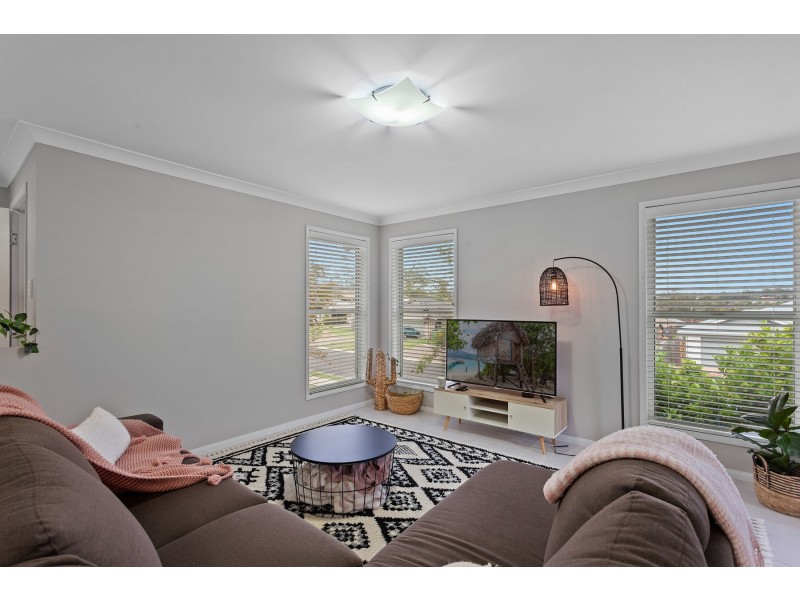 2/19 Sandalwood Drive, Glenvale QLD 4350