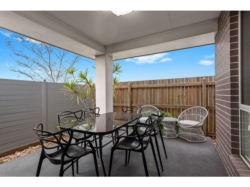 2/19 Sandalwood Drive, Glenvale QLD 4350