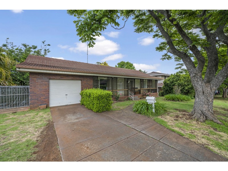 4 Clewley Crescent, Rangeville QLD 4350