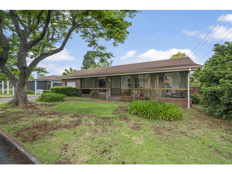 4 Clewley Crescent, Rangeville QLD 4350