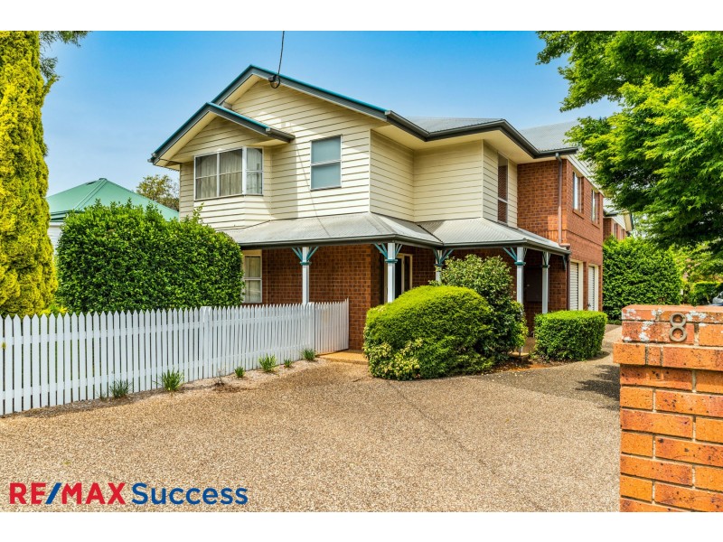 2/8 Bruce Street, East Toowoomba QLD 4350