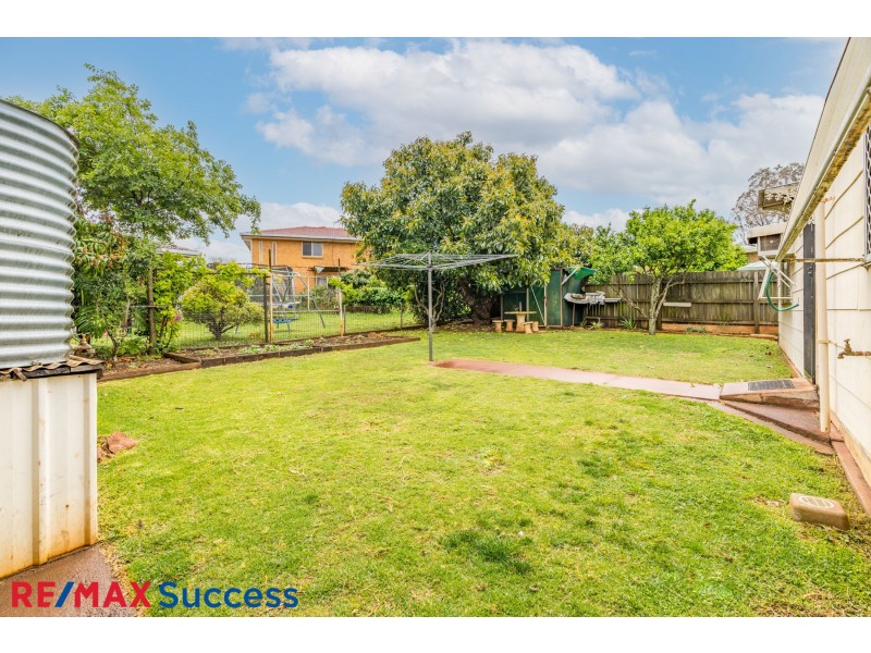 5 Raelyn Street, Centenary Heights QLD 4350