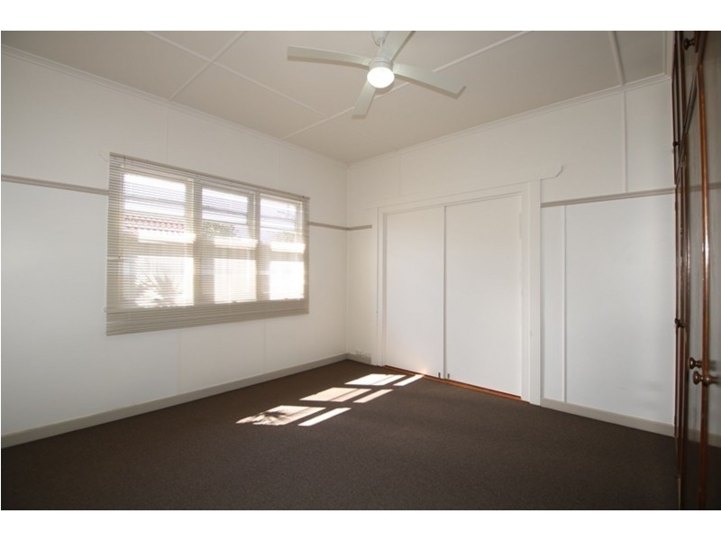 23 Tolmie Street, South Toowoomba QLD 4350