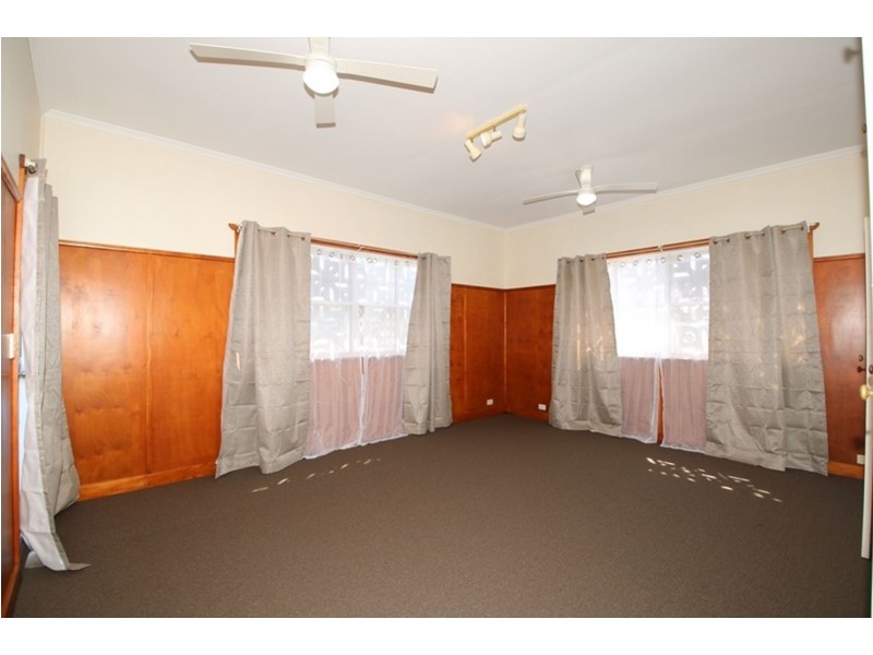 23 Tolmie Street, South Toowoomba QLD 4350