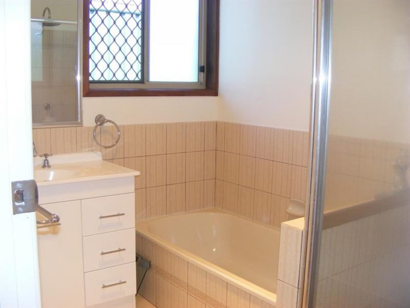 39 Riethmuller Street, Kearneys Spring QLD 4350