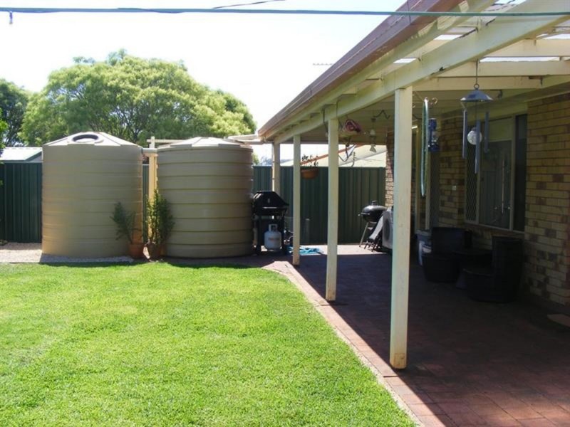 39 Riethmuller Street, Kearneys Spring QLD 4350