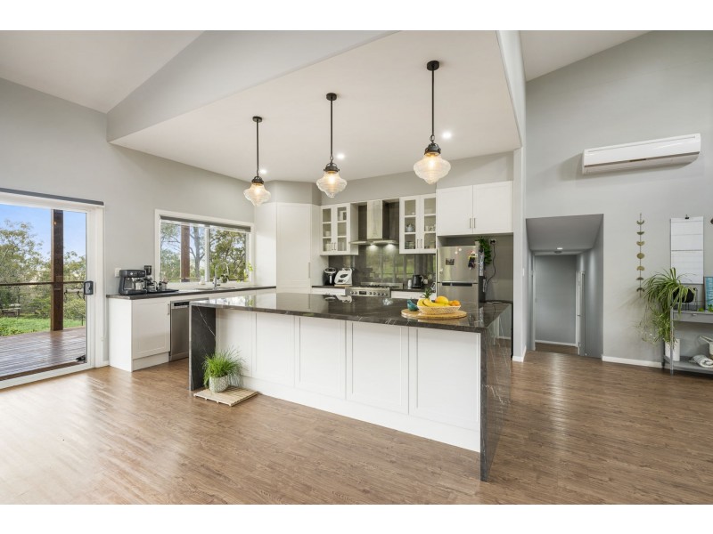 12 Phalaris Court, Meringandan West QLD 4352