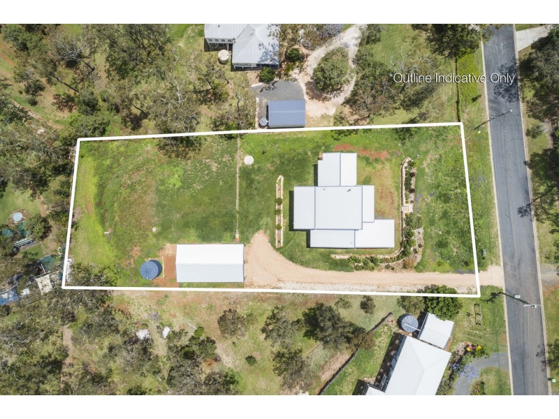 12 Phalaris Court, Meringandan West QLD 4352