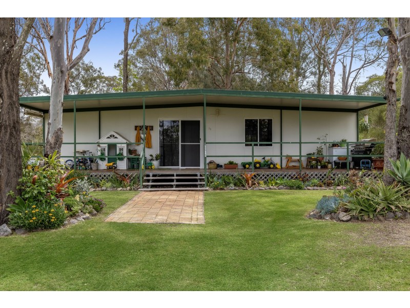 26 Wallaces Road, Withcott QLD 4352