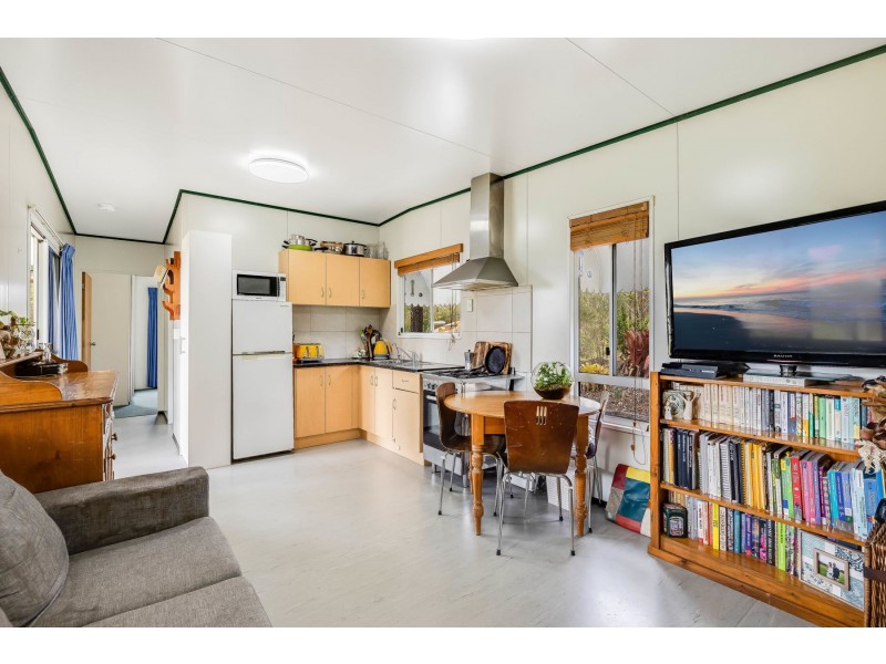 26 Wallaces Road, Withcott QLD 4352