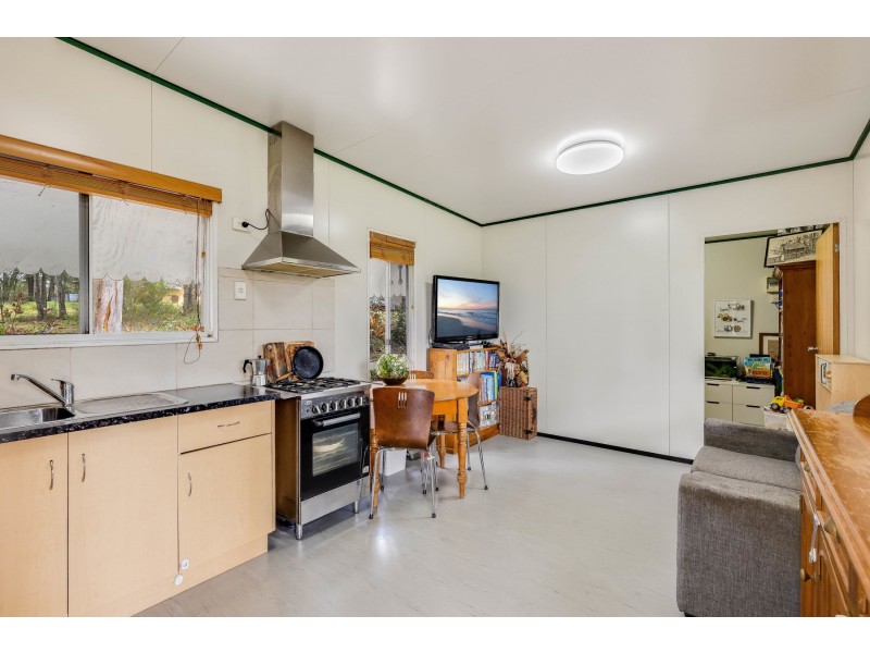 26 Wallaces Road, Withcott QLD 4352