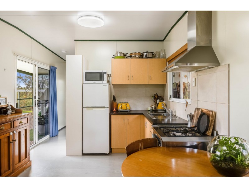 26 Wallaces Road, Withcott QLD 4352