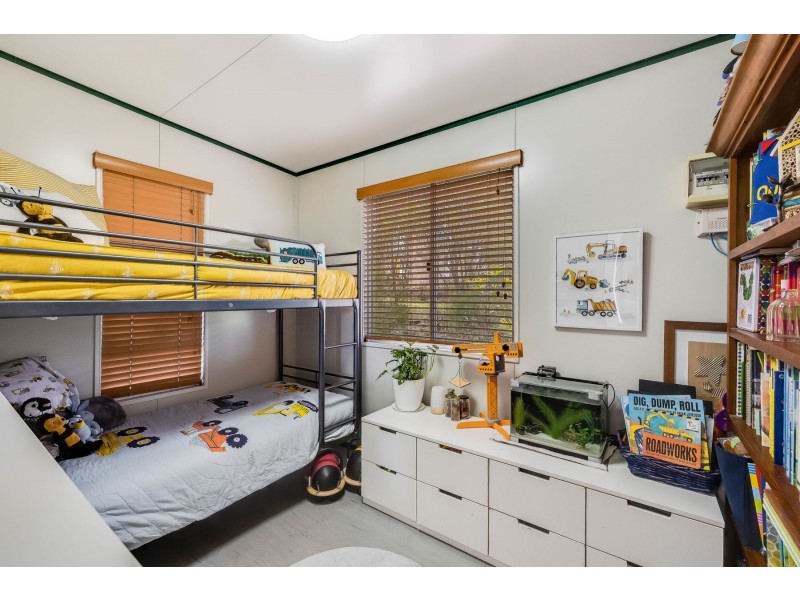 26 Wallaces Road, Withcott QLD 4352