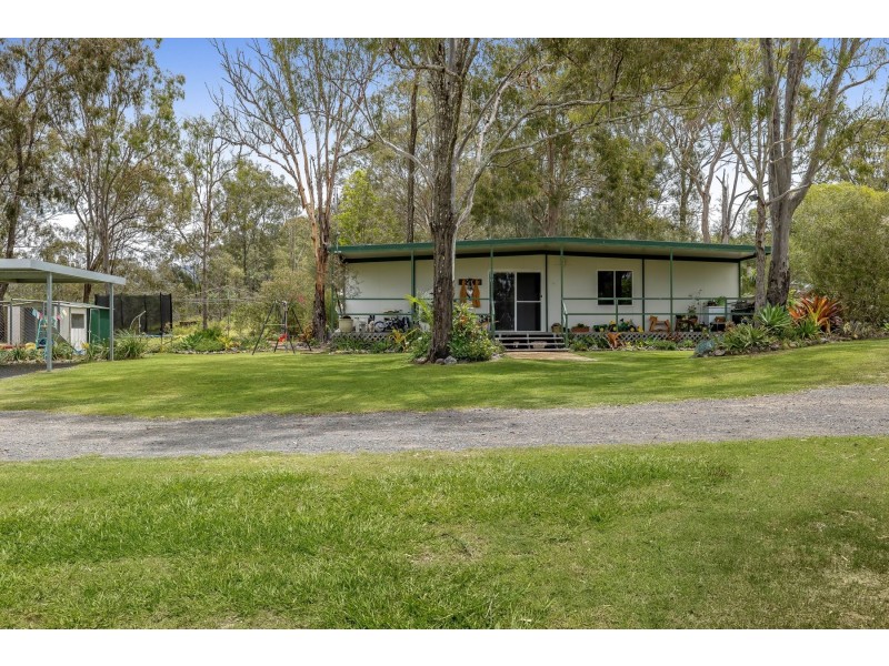 26 Wallaces Road, Withcott QLD 4352