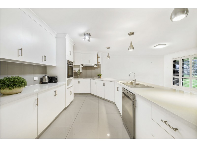 42 Bowen Street, Helidon QLD 4344