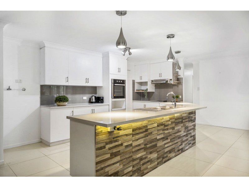 42 Bowen Street, Helidon QLD 4344