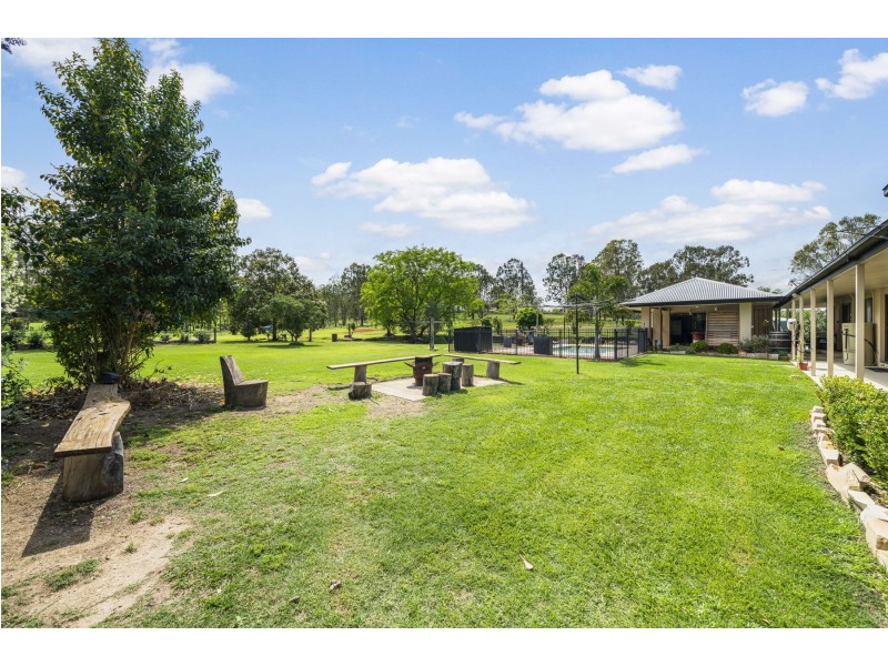 42 Bowen Street, Helidon QLD 4344