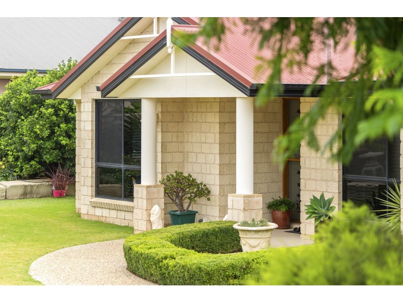 7 Jacaranda Court, Westbrook QLD 4350