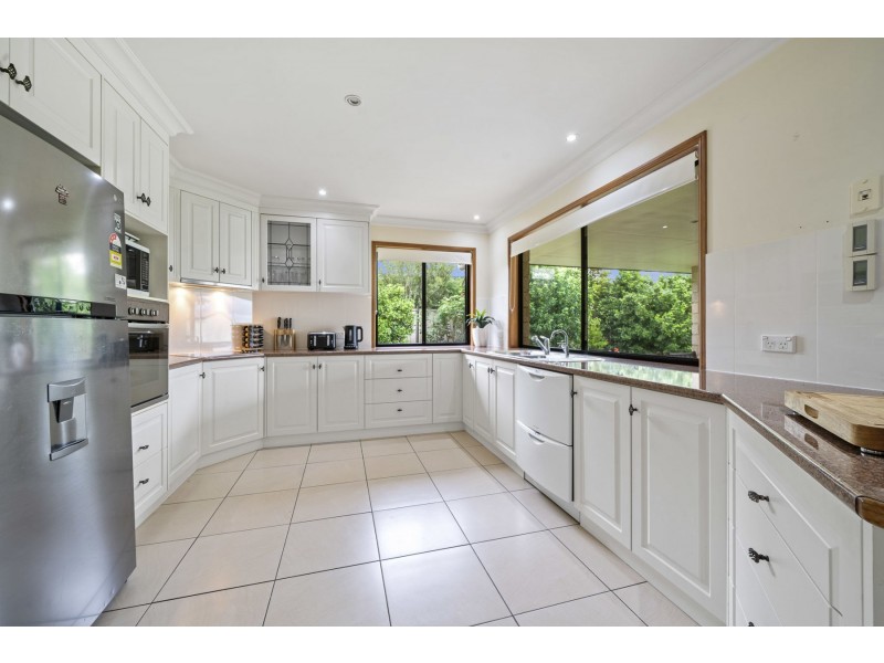 7 Jacaranda Court, Westbrook QLD 4350