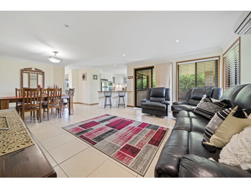 7 Jacaranda Court, Westbrook QLD 4350