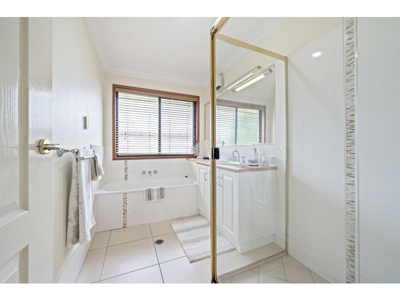 7 Jacaranda Court, Westbrook QLD 4350