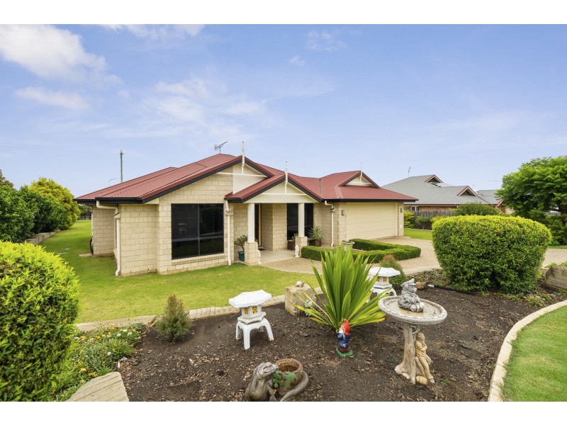 7 Jacaranda Court, Westbrook QLD 4350