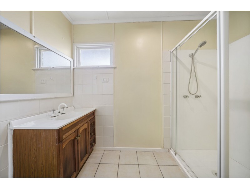 1 Miles Street, Harristown QLD 4350