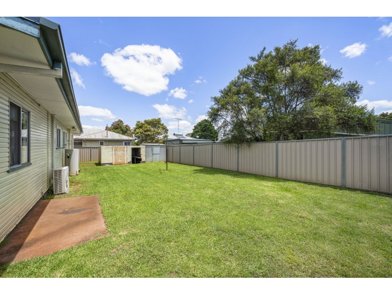 1 Miles Street, Harristown QLD 4350