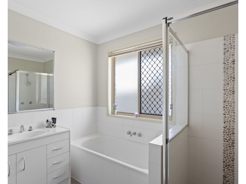 28 Brushwood Circuit, Forest Lake QLD 4078