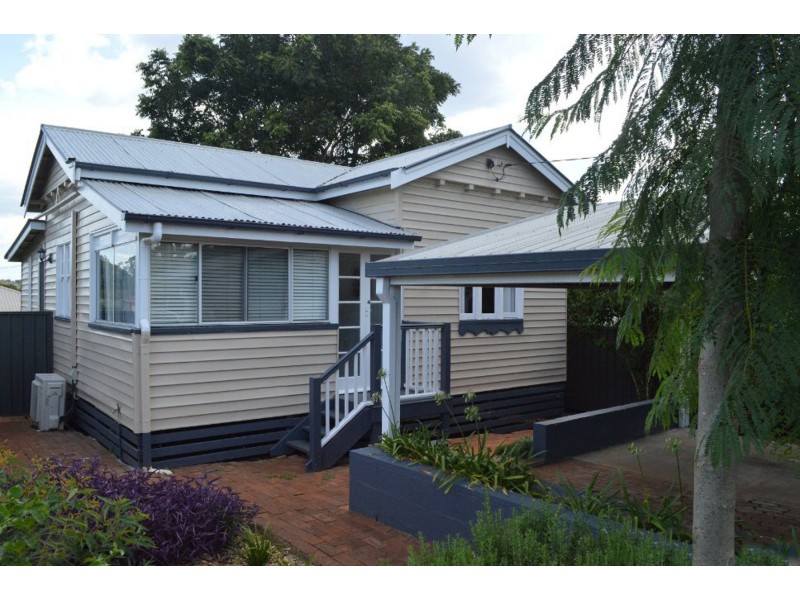 5 Bruntnell Street, Kearneys Spring QLD 4350