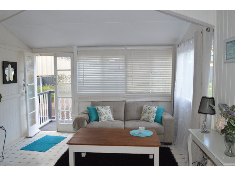 5 Bruntnell Street, Kearneys Spring QLD 4350