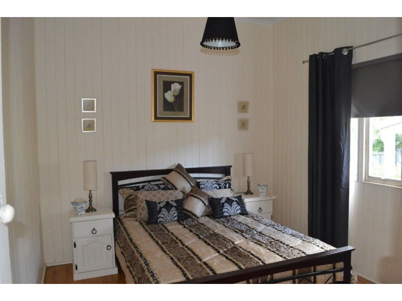 5 Bruntnell Street, Kearneys Spring QLD 4350