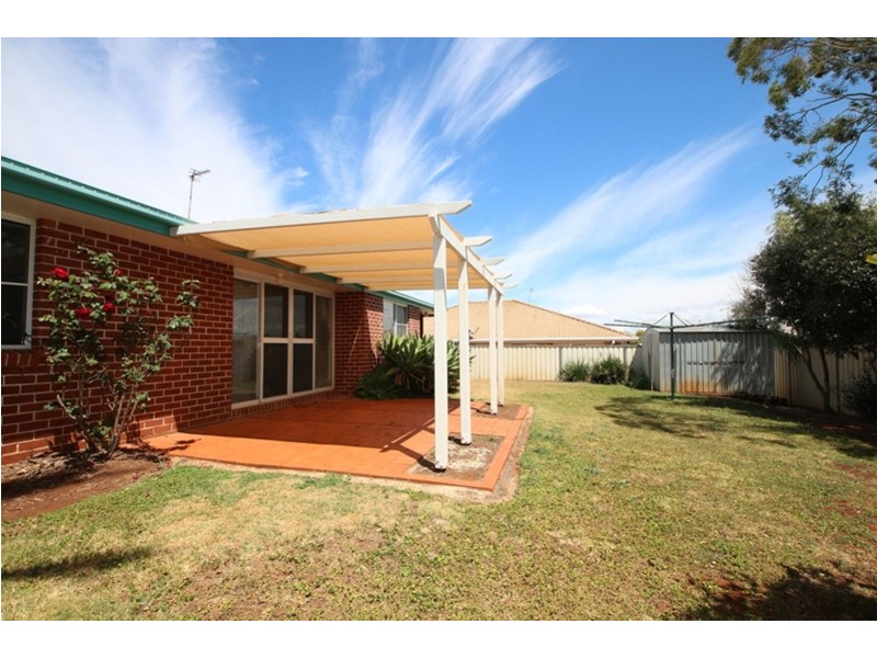 19 Osborne Court, Kearneys Spring QLD 4350