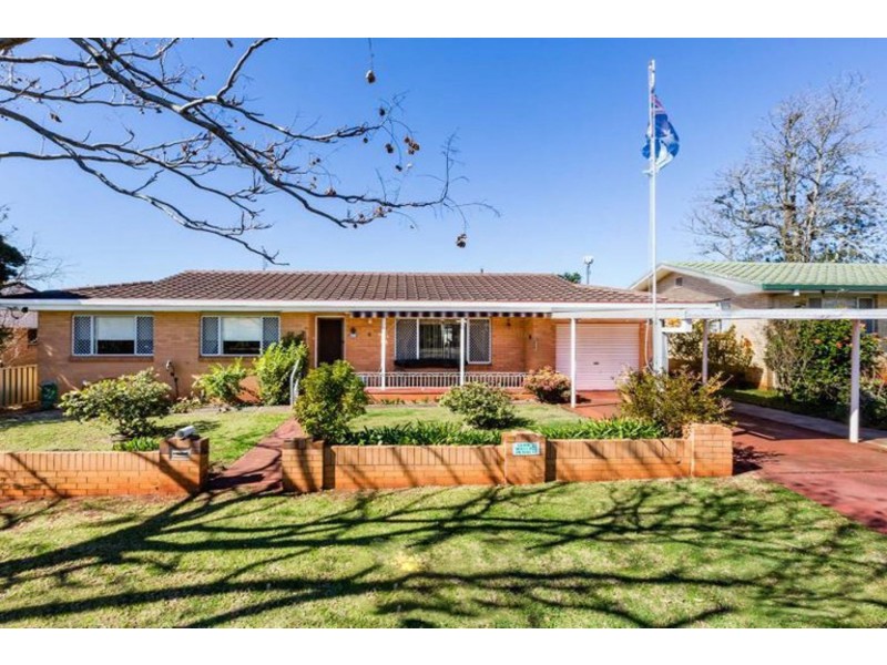 6 Cloake Street, Rockville QLD 4350