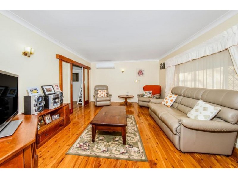 6 Cloake Street, Rockville QLD 4350