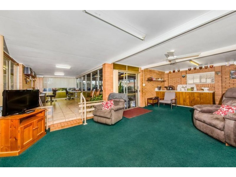 6 Cloake Street, Rockville QLD 4350