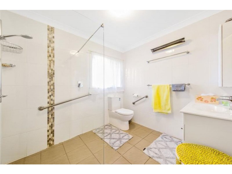 6 Cloake Street, Rockville QLD 4350