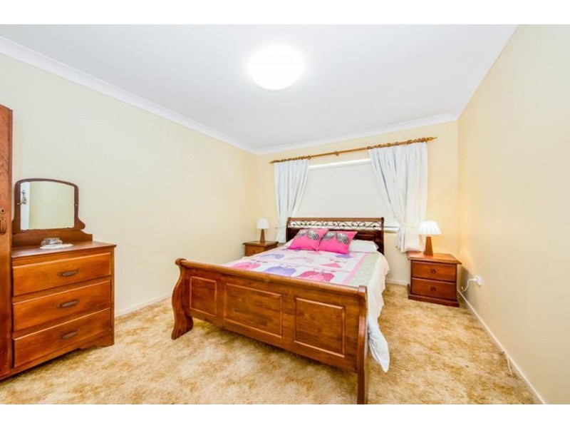 6 Cloake Street, Rockville QLD 4350