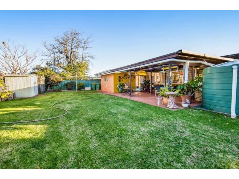 6 Cloake Street, Rockville QLD 4350