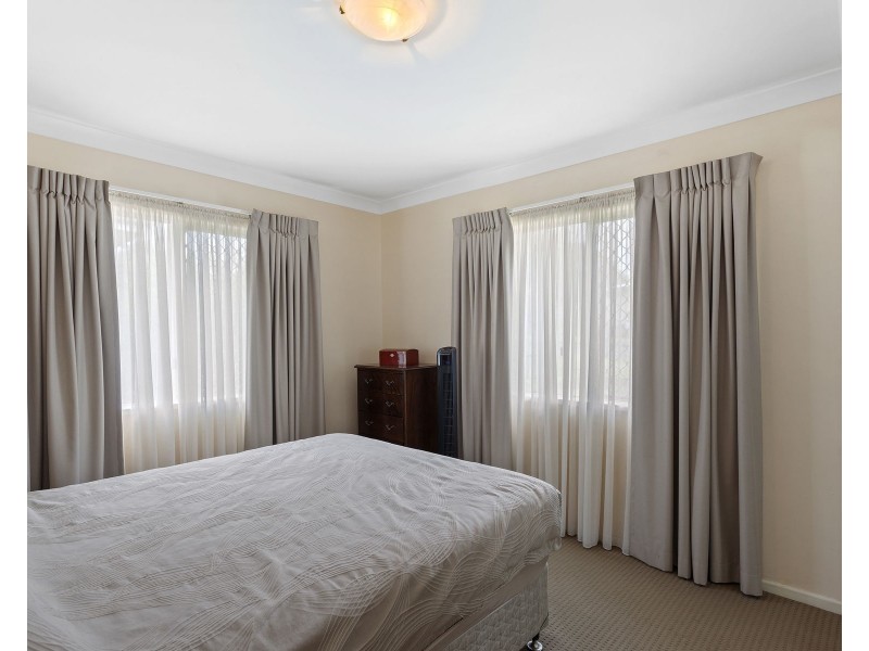 16 Schloss Street, Centenary Heights QLD 4350