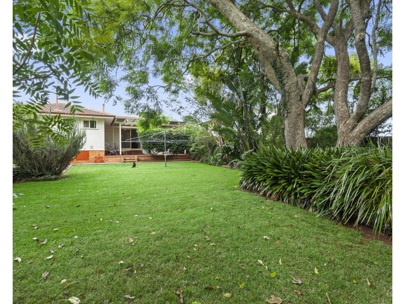 16 Schloss Street, Centenary Heights QLD 4350