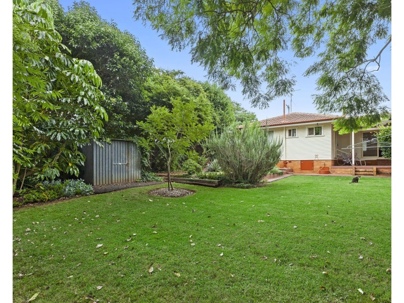 16 Schloss Street, Centenary Heights QLD 4350