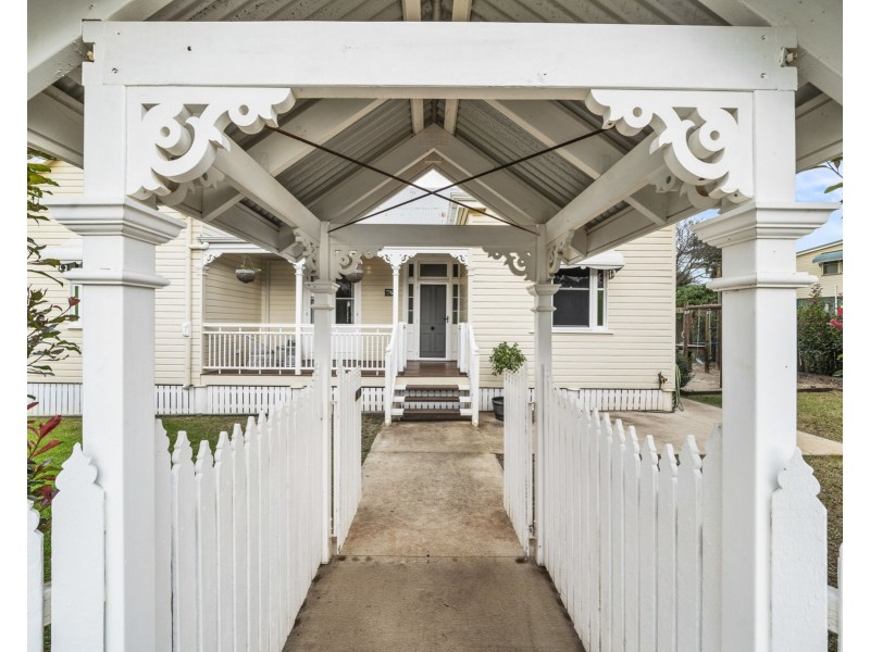 233 South Street, South Toowoomba QLD 4350